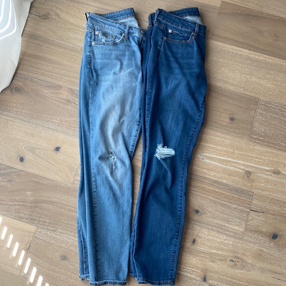 2 pair of Gap True curvy skinny jeans